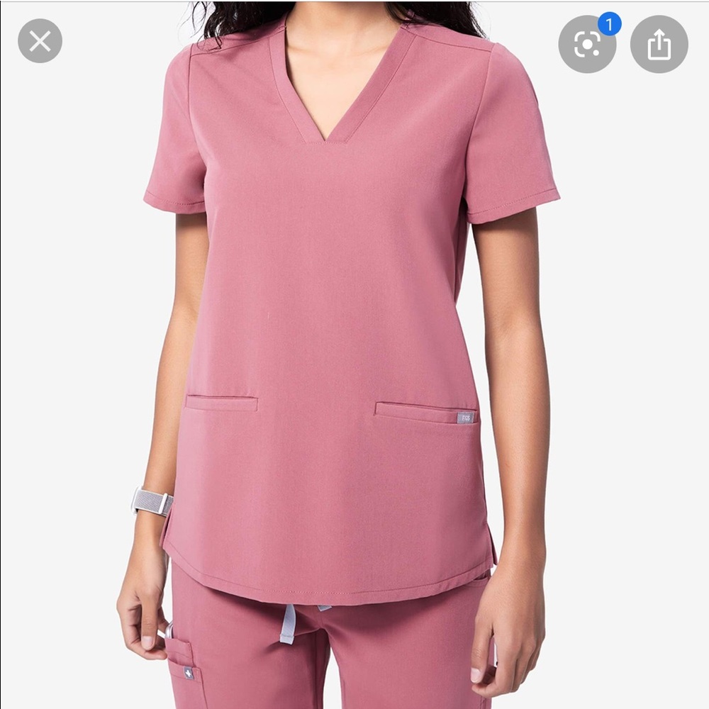 ❌ SOLD ❌ Figs casma scrub top - mauve